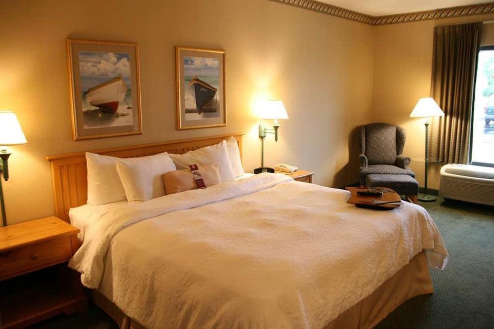 Hampton Inn Сиконк Номер фото